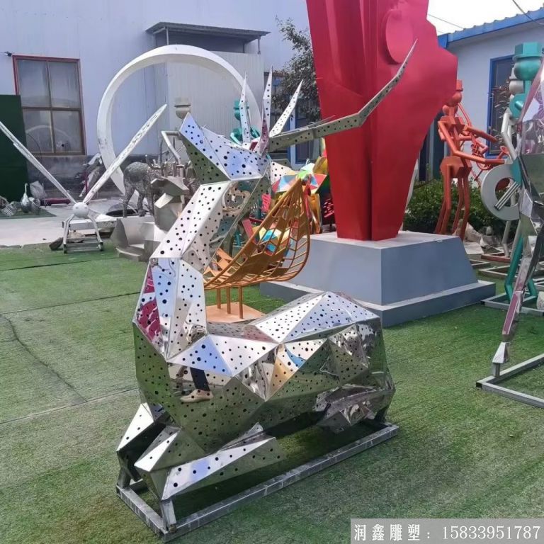 不銹鋼沖孔鹿雕塑，發(fā)光系列