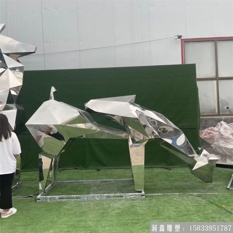 不銹鋼切面鹿雕塑，公園草坪鹿雕塑